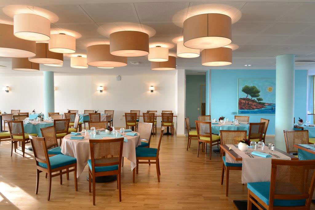 hHCMKI_2282_residence_seniors_domitys_frejus_restaurant