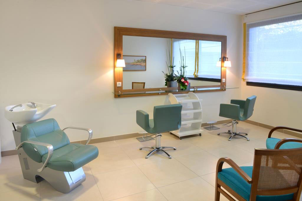 mplFUl_2274_residence_seniors_domitys_frejus_coiffeur