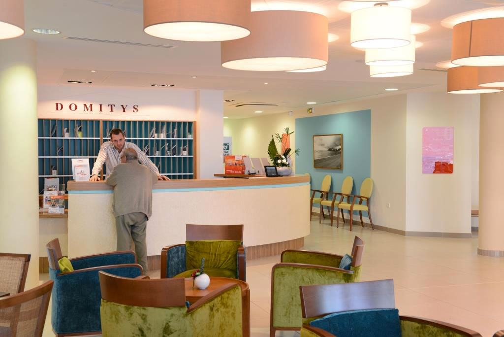 xDRXLw_2272_residence_seniors_domitys_frejus_accueil